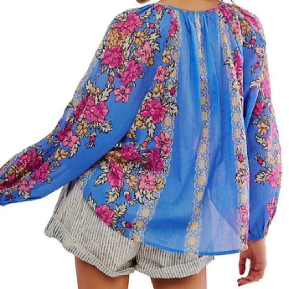 Free People Elena Size Medium Blue and Pink Floral Flowy Top Lightweight FINAL - Picture 2 of 7